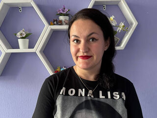 CnristiMiln's Live orgasm Profile Image